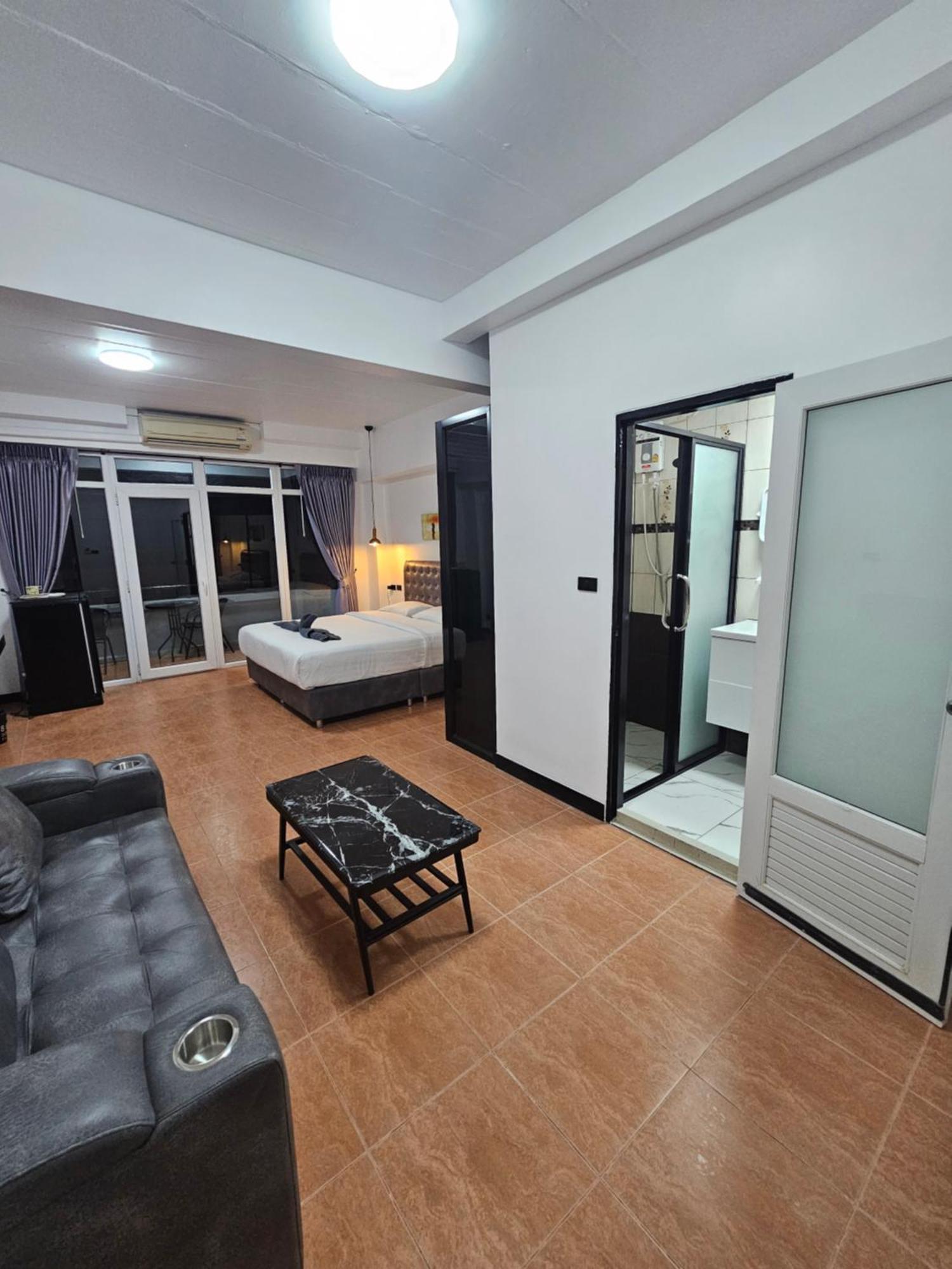 Happy Beach Jomtien Guesthouse 外观 照片