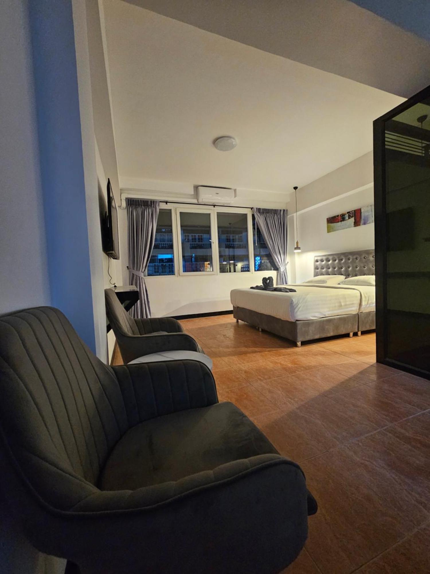 Happy Beach Jomtien Guesthouse 外观 照片