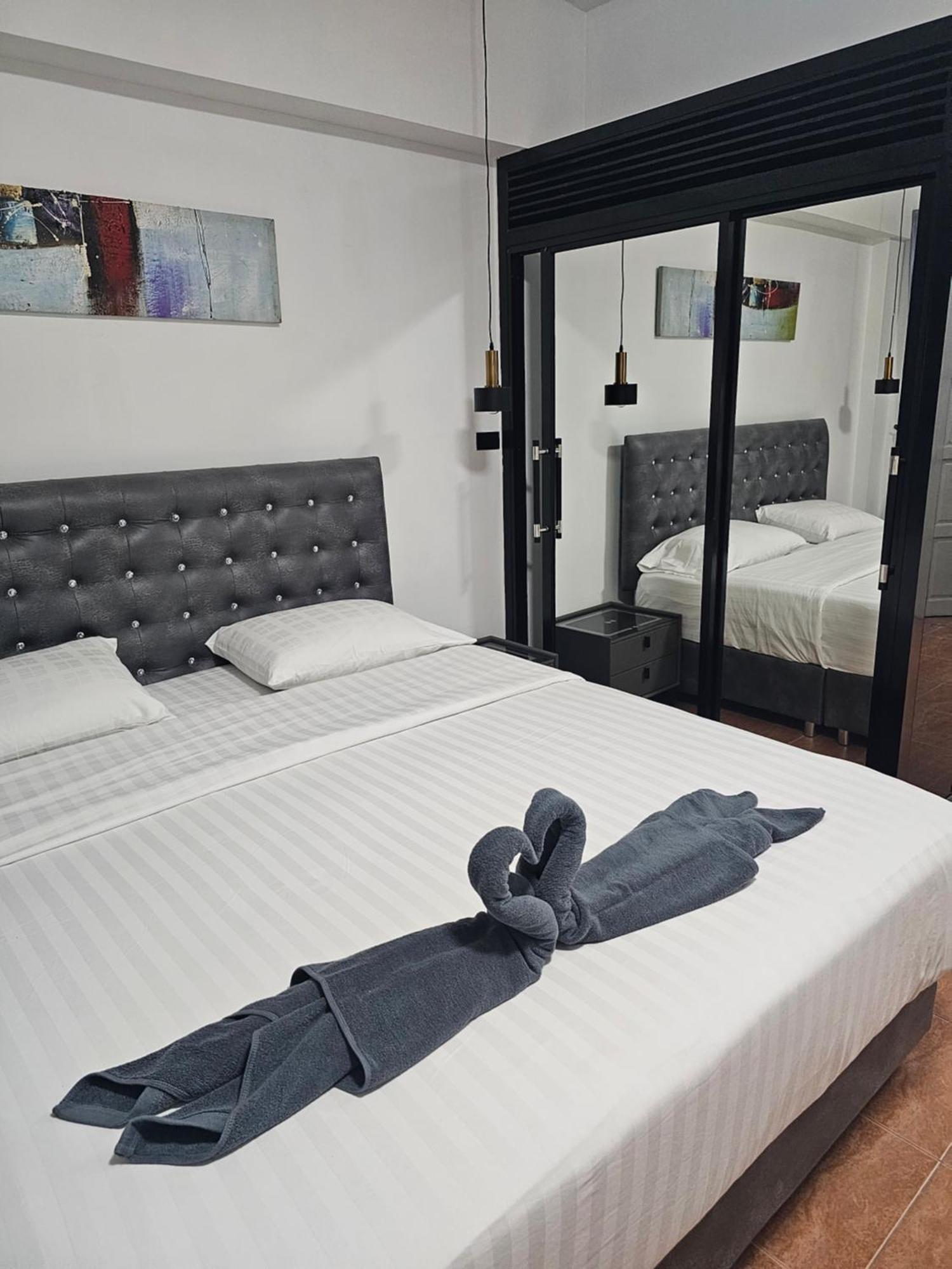 Happy Beach Jomtien Guesthouse 外观 照片